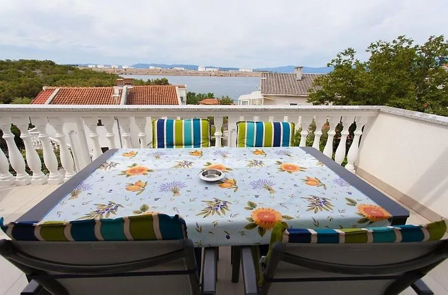 Seaview Apartment Omisalj 3623-2 0*,  Croatia